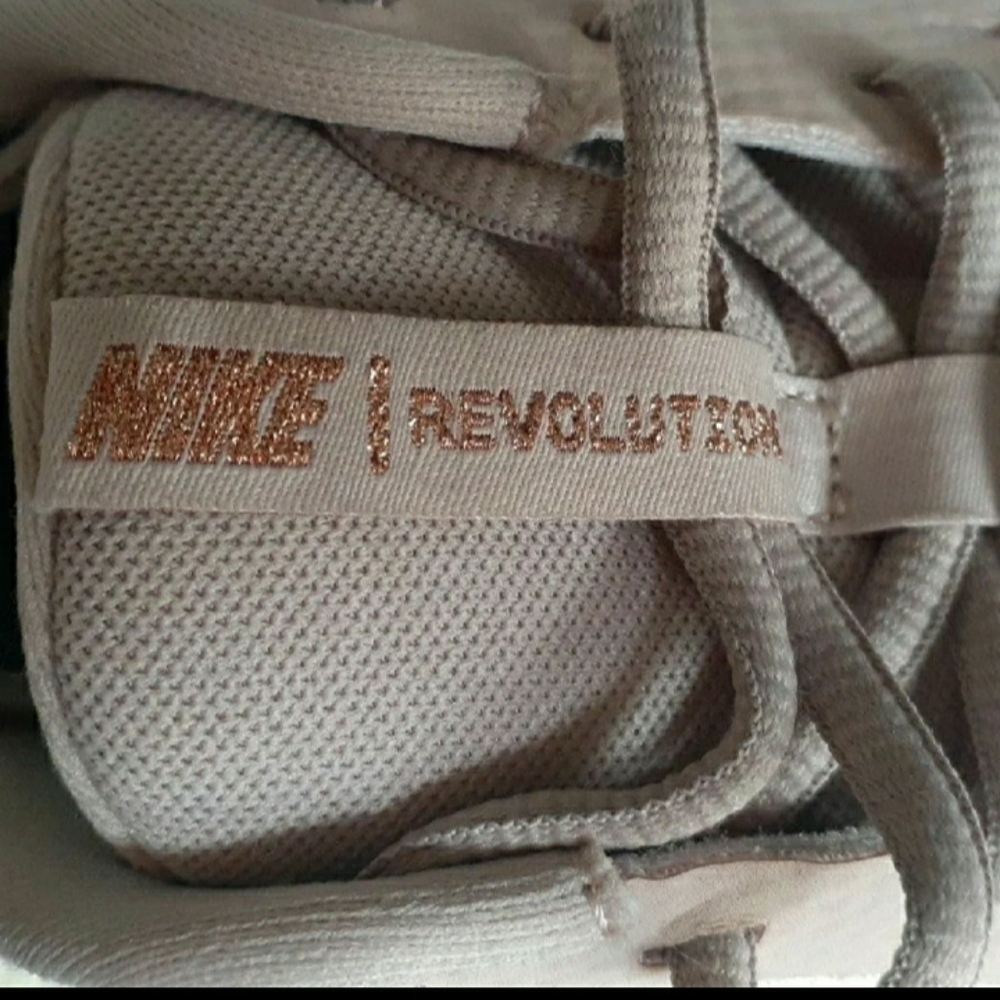 Women's Nike Revolution